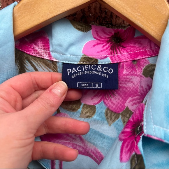 Pacific & Co Light Blue and Pink Flamingo Tropical Print Collared Shirt - Picture 3 of 4